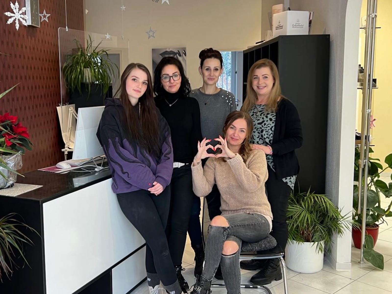 Das Team von L’amina Beauty im Studio